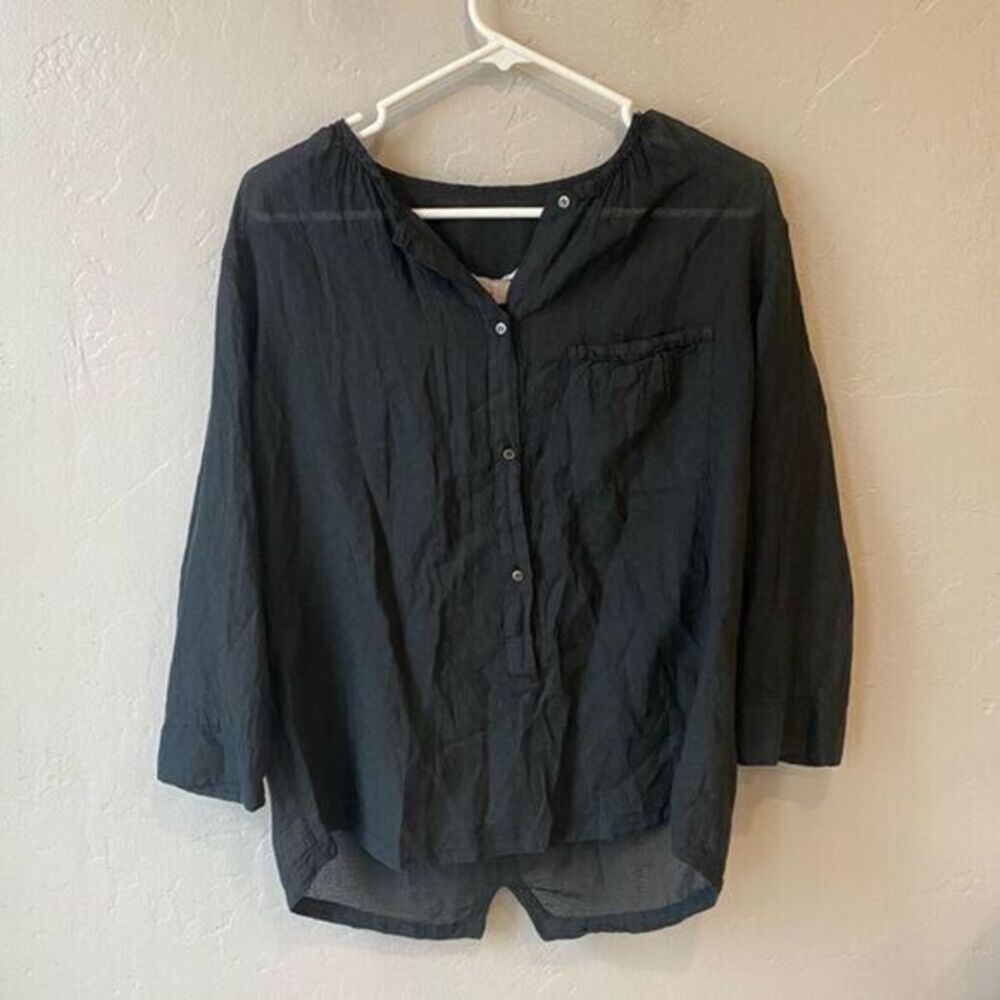 Pomandère Italy Woven Gauzy 3/4 Sleeve Button Front Top in Charcoal Black